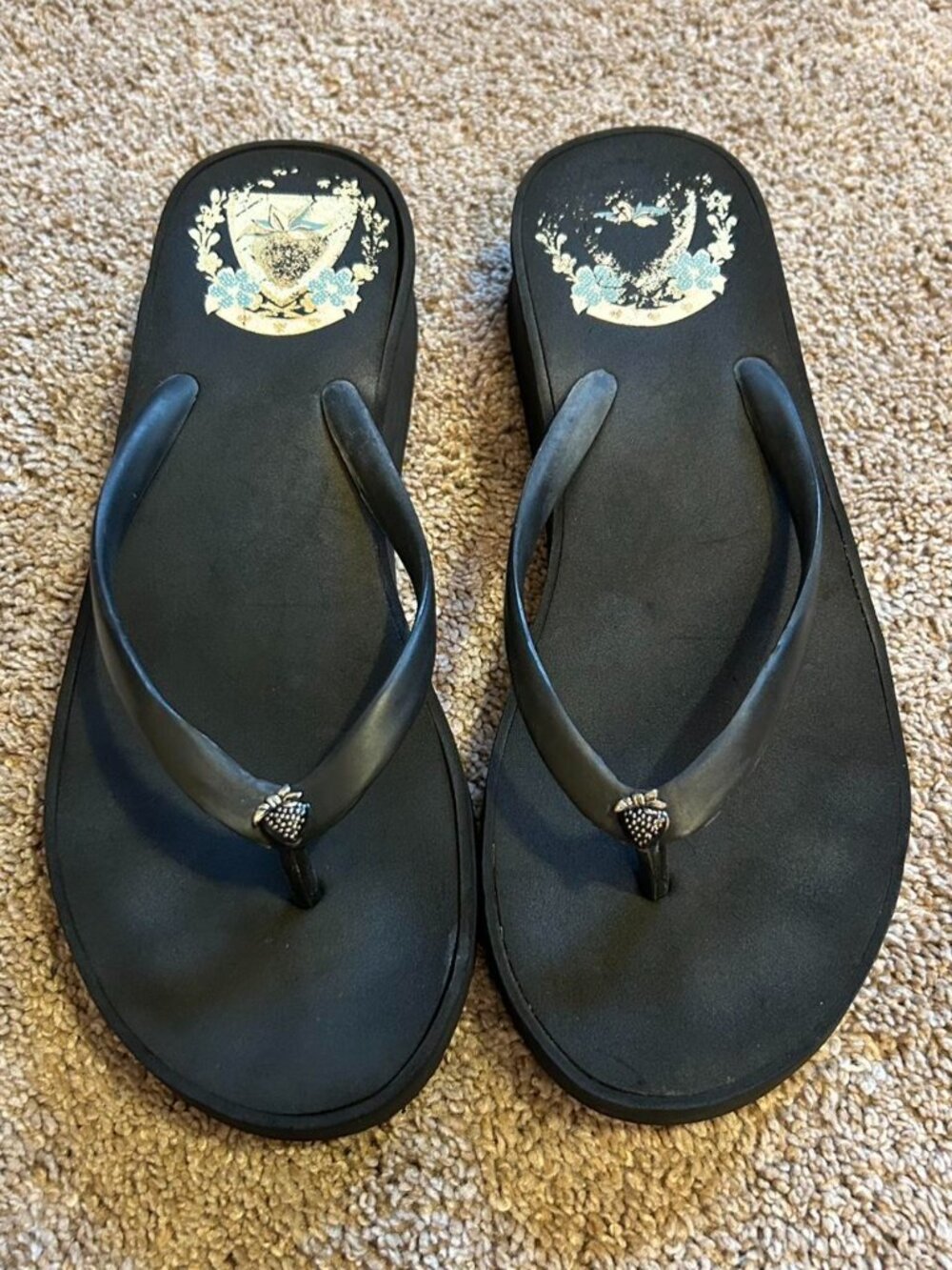 Juicy Couture Women's Black Flipflops